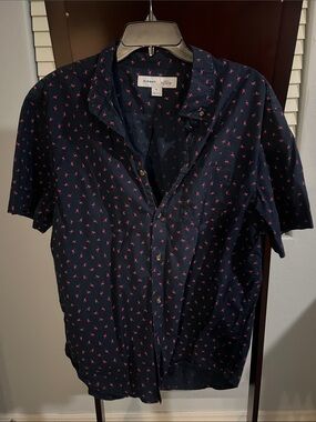 Old Navy Navy Short-Sleeve Button-Up Shirt with Pink Micro Print